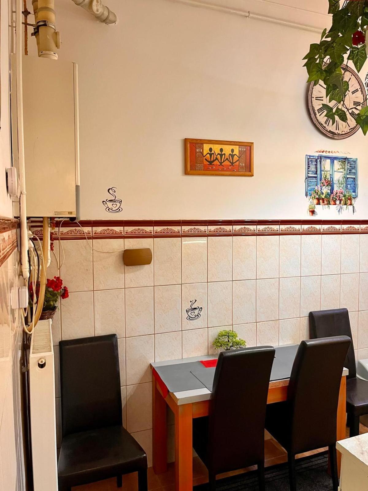 Kalvaria With Balcony, Free Parking And Ac Budapest Luaran gambar