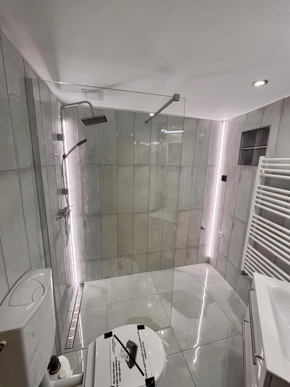Kalvaria With Balcony, Free Parking And Ac Budapest Luaran gambar