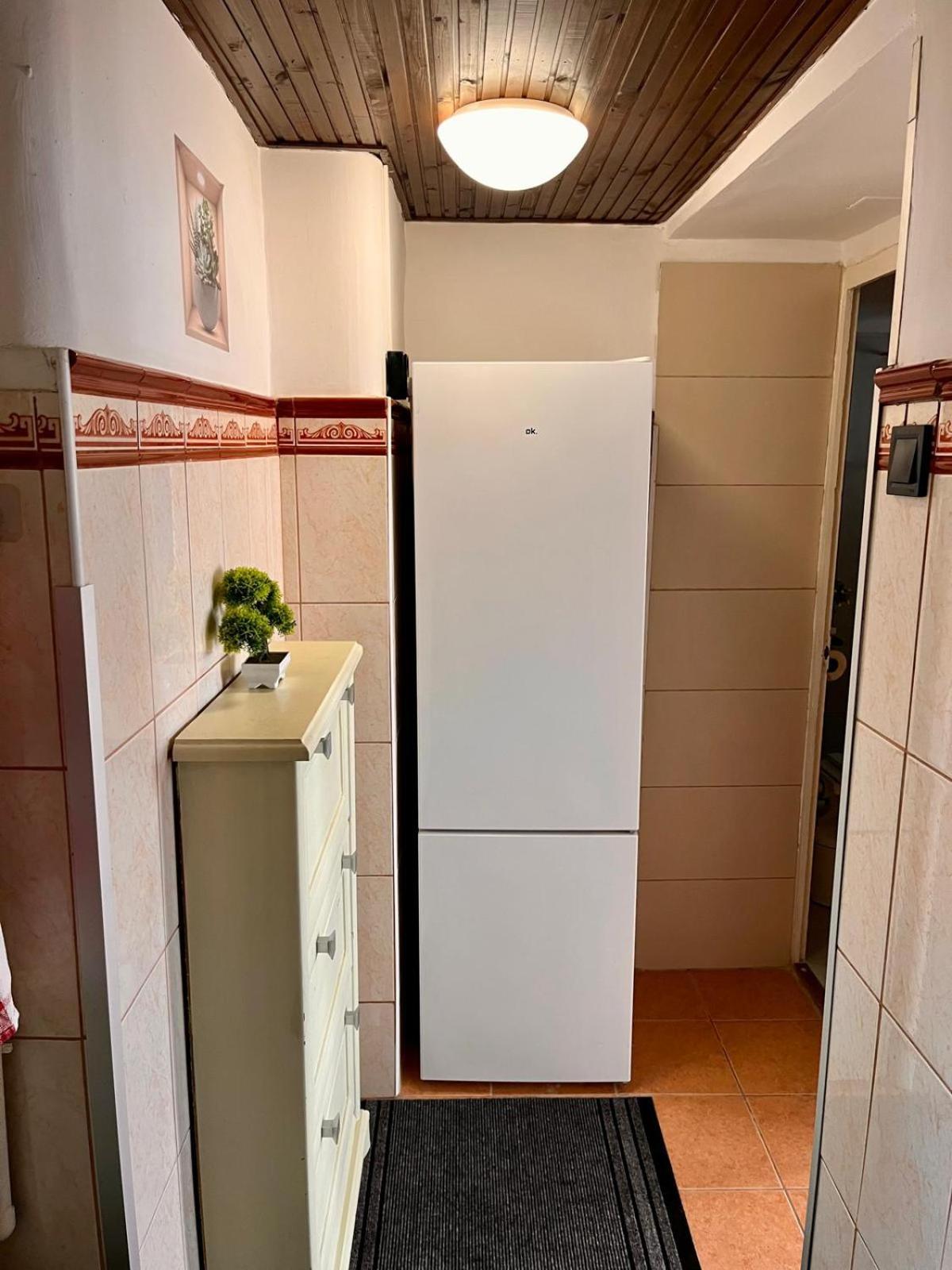 Kalvaria With Balcony, Free Parking And Ac Budapest Luaran gambar
